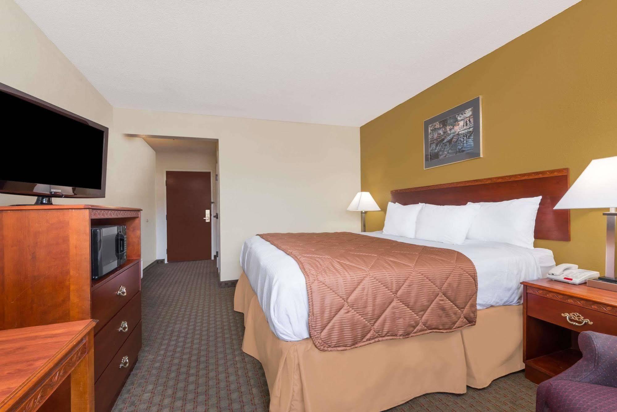 Days Inn By Wyndham Norton Extérieur photo