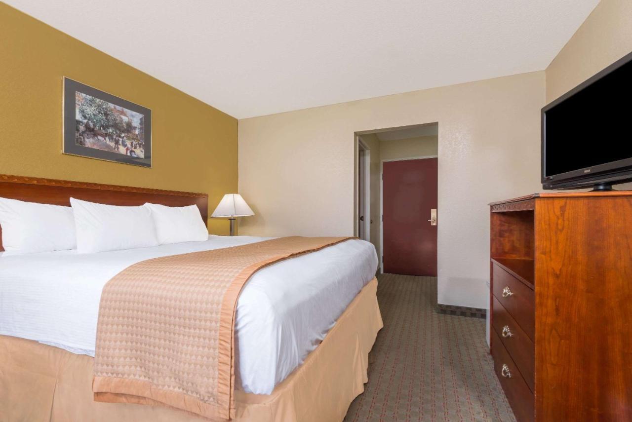 Days Inn By Wyndham Norton Extérieur photo